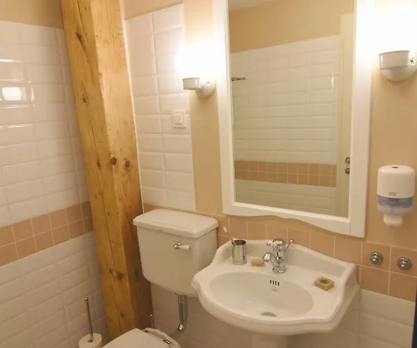 Janez Ostanak kod kuće